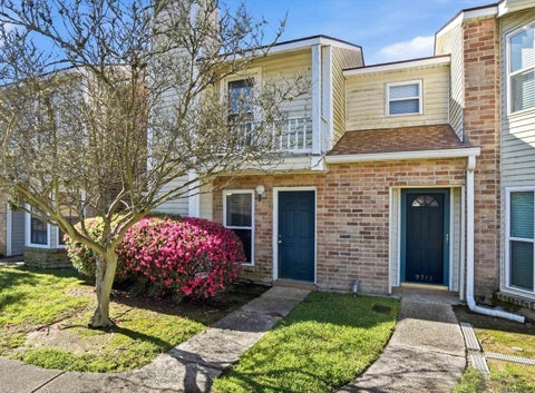 Townhouse For Sale - 9715 Siegen Ln<br/> Baton Rouge, LA 70810
