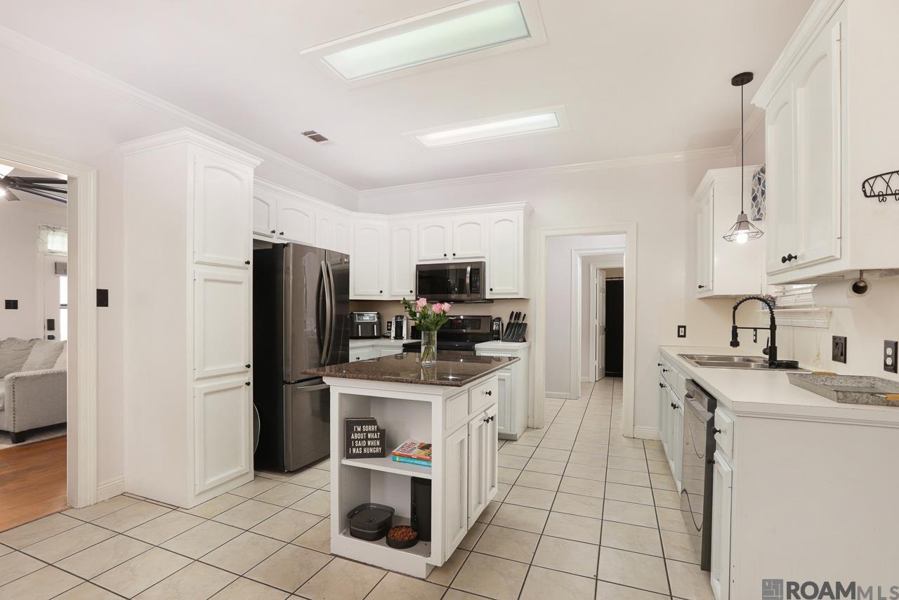 17076 Hunters Trace St W, Prairieville, Louisiana image 11