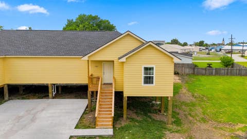 Multifamily For Rent - 1406 Bonvillain St<br/> Terrebonne County, Houma, LA 70360