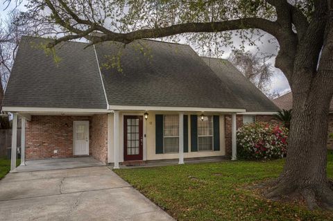 Homes For Sale - 12 Cobblestone West<br/> Houma, LA 70360