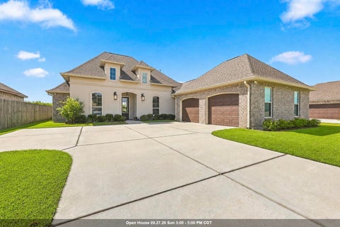 Homes For Sale - 257 Royal Oak Dr<br/> Thibodaux, LA 70301