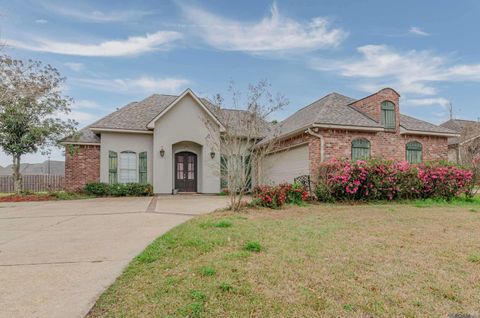 Homes For Sale - 7053 Pelican Crossing Dr<br/> Ascension County, Gonzales, LA 70737