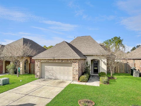 Homes For Sale - 39152 Superior Wood Ave<br/> Gonzales, LA 70737