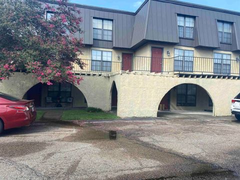 Condo For Sale - 10286 W Winston Ave #6<br/> Baton Rouge, LA 70809