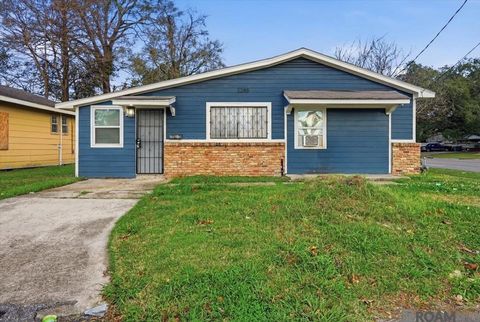 Homes For Rent - 3285 Ozark Street<br/> Baton Rouge, LA 70805