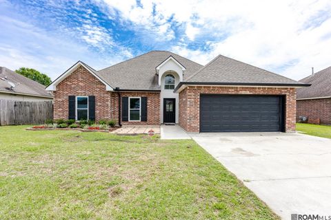 Homes For Sale - 35946 Wilmington Ave<br/> Denham Springs, LA 70706