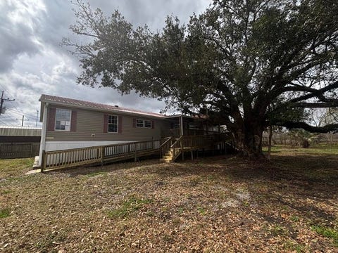 Mobile Home For Sale - 2300 Hwy 182<br/> Raceland, LA 70394