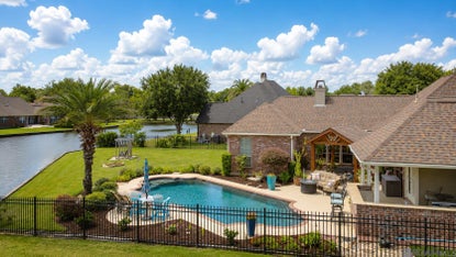 43097 Lighthouse Ln – Investment Home