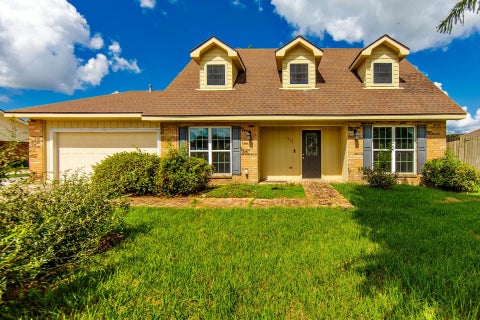 Homes For Sale - 1442 St Charles St<br/> Houma, LA 70360