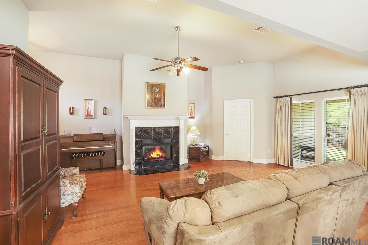 37036 Rivergate Ave, Geismar, Louisiana image 3