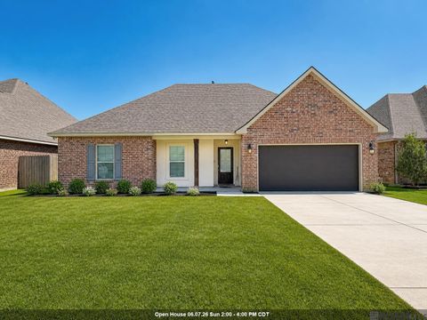 Homes For Sale - 23124 Arcwood Dr<br/> Denham Springs, LA 70726