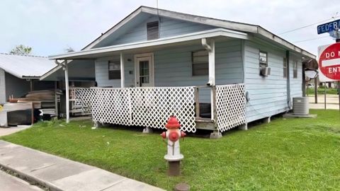 Homes For Sale - 2302 Federal Avenue<br/> Morgan City, LA 70380
