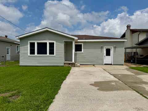 Homes For Sale - 1612 Maple St<br/> Morgan City, LA 70380