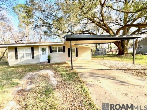 Homes For Sale - 2330 S Woodcrest Ave<br/> Denham Springs, LA 70726