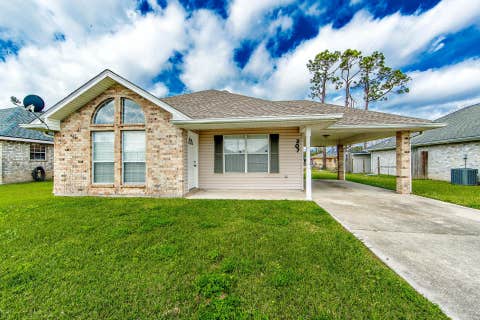 Homes For Sale - 207 Evelyn Avenue<br/> Houma, LA 70363