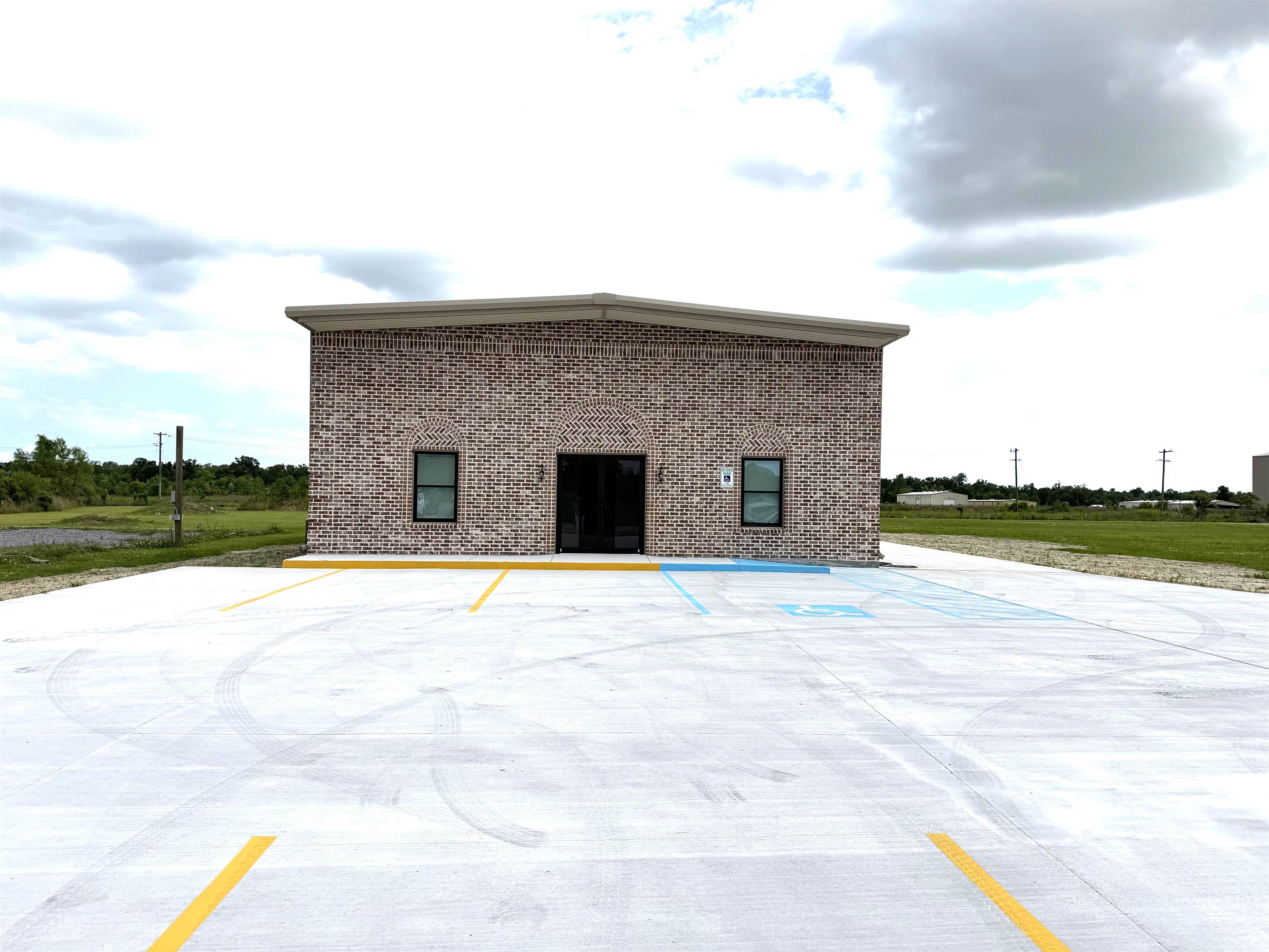 Photo 1 of 17 — 290 Trinity Ln, Gray, LA 70359