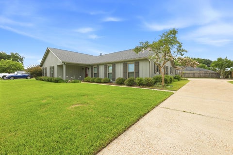 Homes For Sale - 502 Summerfield Dr<br/> Terrebonne County, Houma, LA 70360