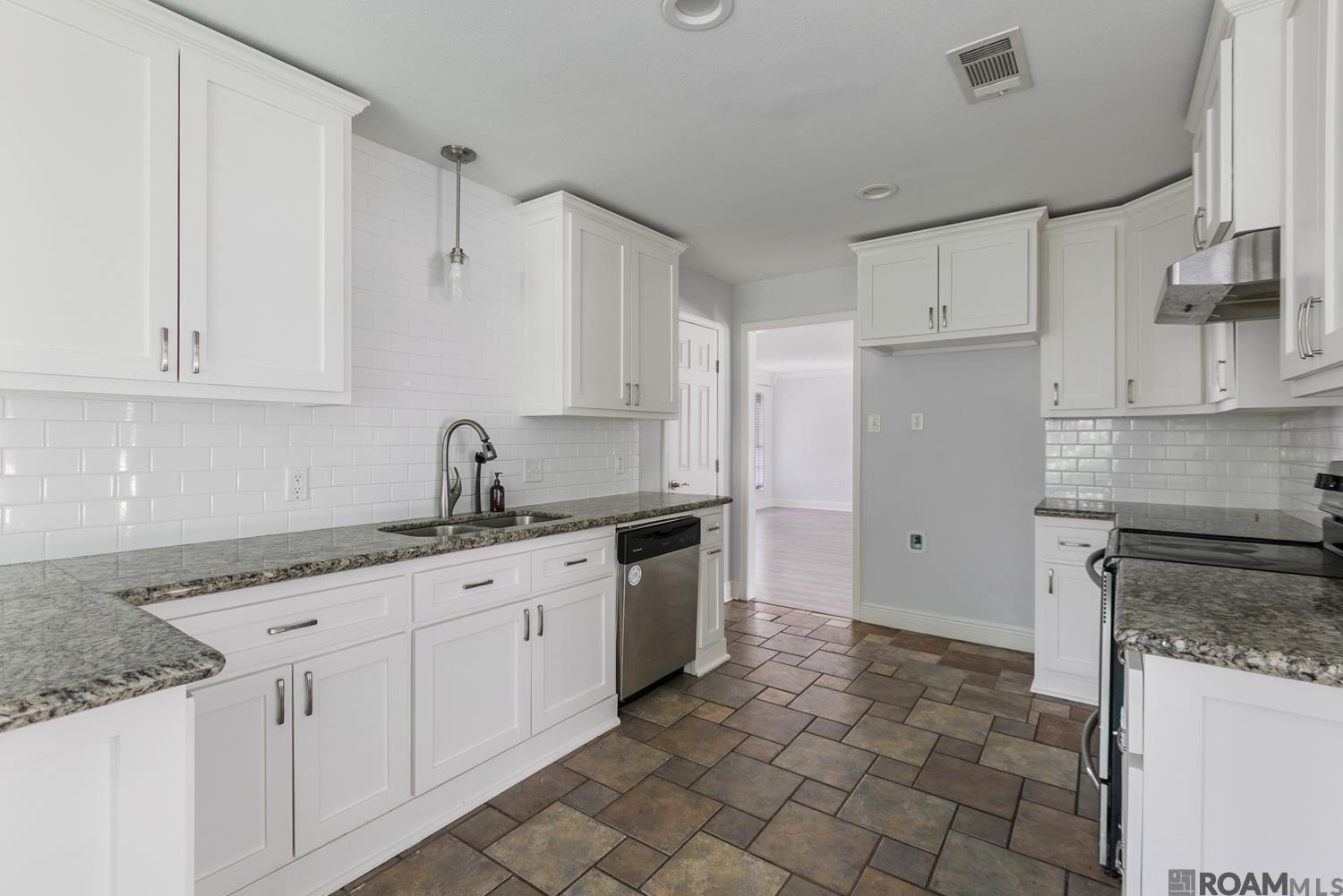 1330 Woodcliff Dr, Baton Rouge, Louisiana image 9