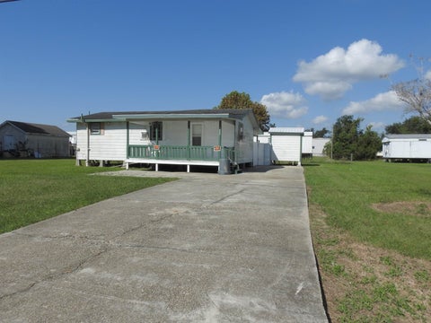 Homes For Sale - 322 Ashland Dr<br/> Houma, LA 70363