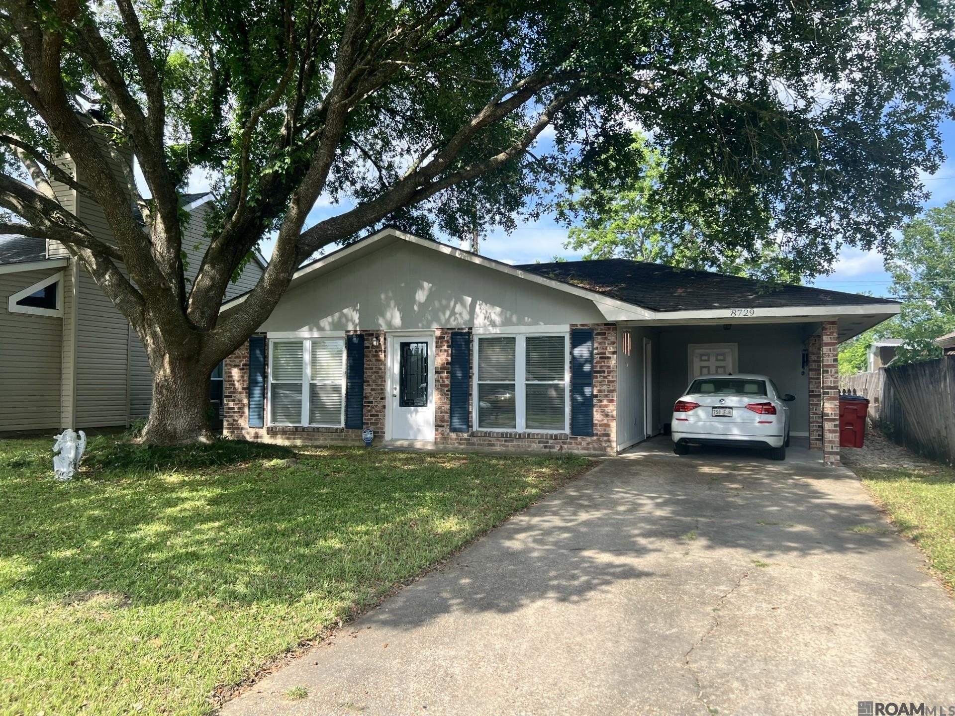 8729 Fairoaks St, Denham Springs, Louisiana image 1