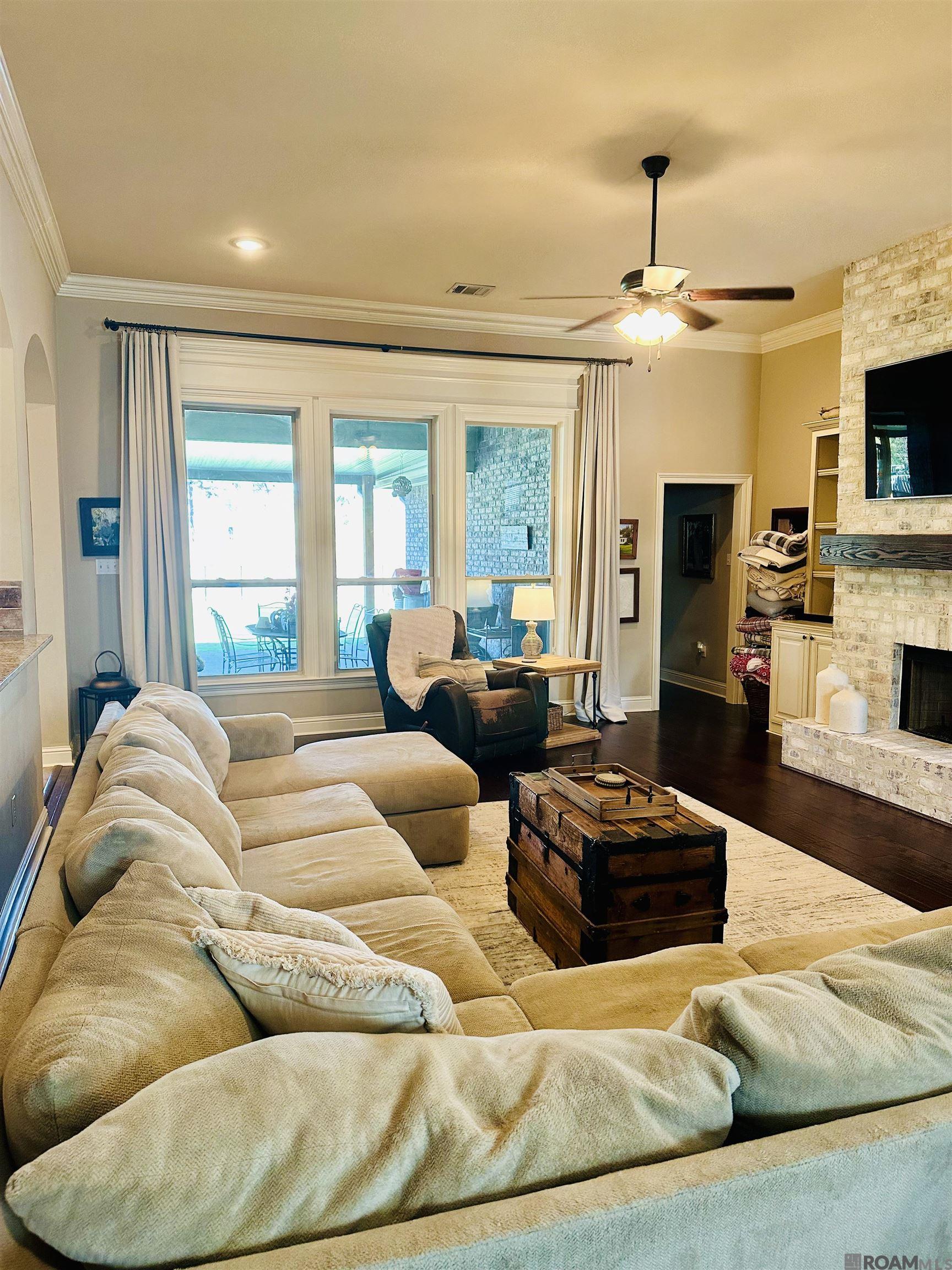24847 Plantation Lake Ave, Denham Springs, Louisiana image 3