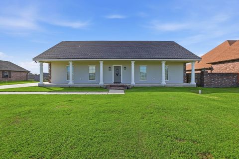 Homes For Sale - 214 Exeter Run<br/> Houma, LA 70360