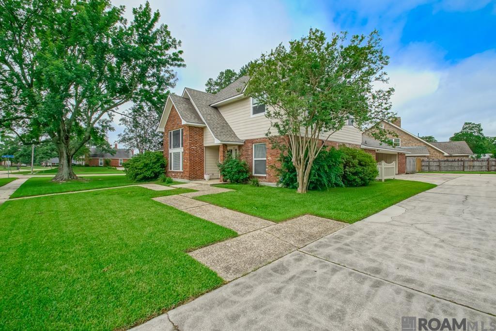 12315 N Lake Sherwood Ave, Baton Rouge, Louisiana image 5
