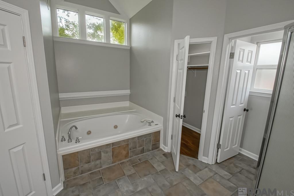 12315 N Lake Sherwood Ave, Baton Rouge, Louisiana image 27