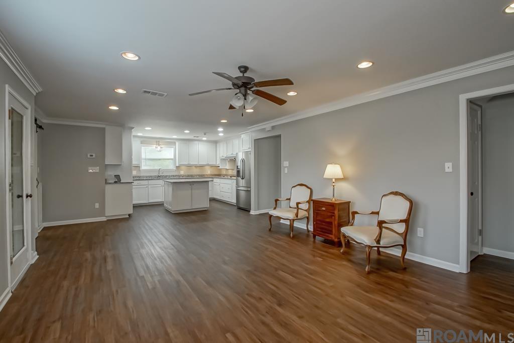 12315 N Lake Sherwood Ave, Baton Rouge, Louisiana image 18