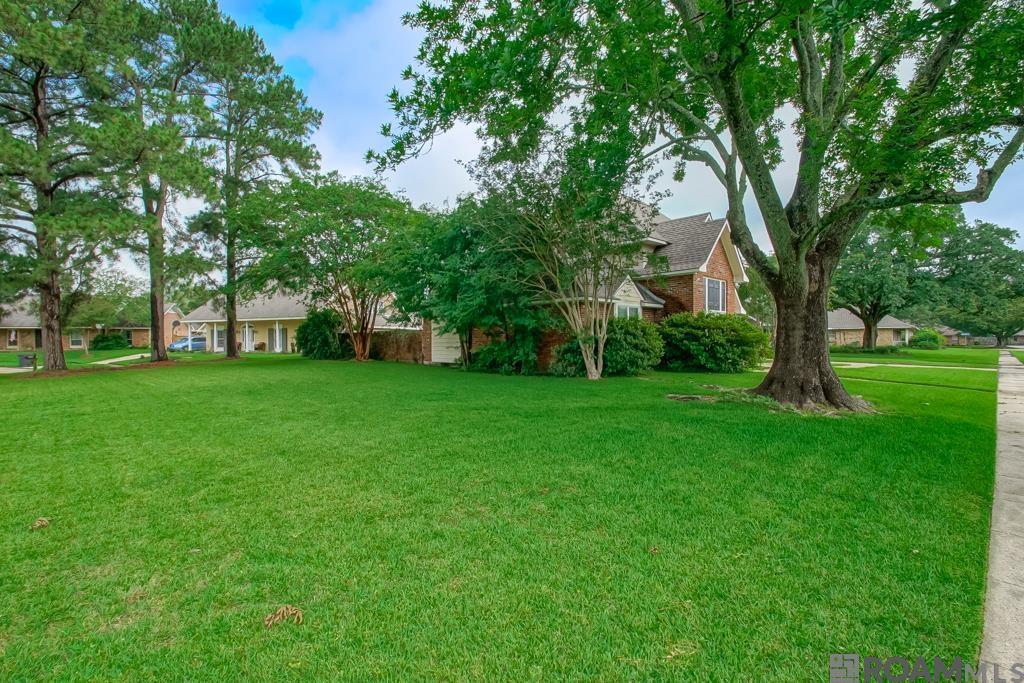 12315 N Lake Sherwood Ave, Baton Rouge, Louisiana image 4