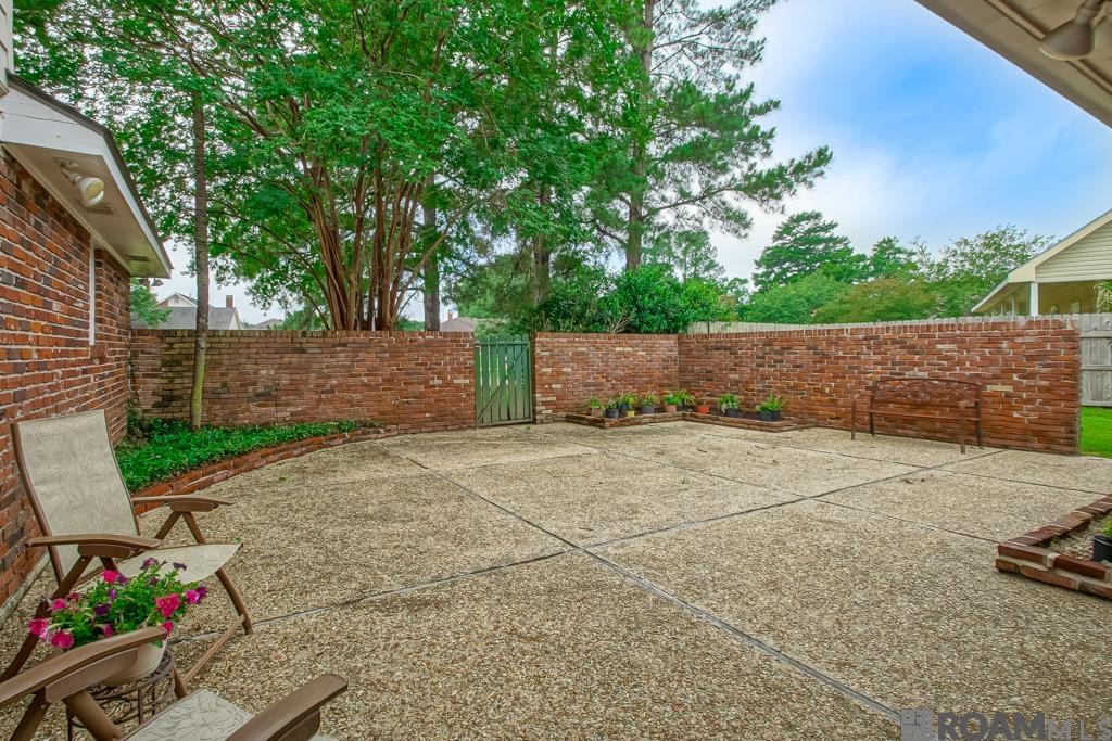 12315 N Lake Sherwood Ave, Baton Rouge, Louisiana image 39
