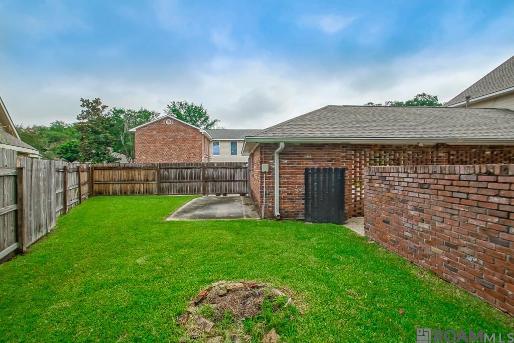 12315 N Lake Sherwood Ave, Baton Rouge, Louisiana image 38