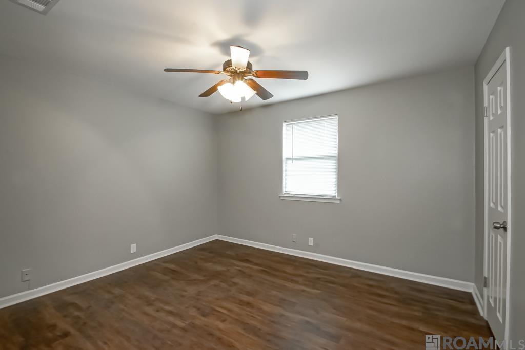 12315 N Lake Sherwood Ave, Baton Rouge, Louisiana image 32