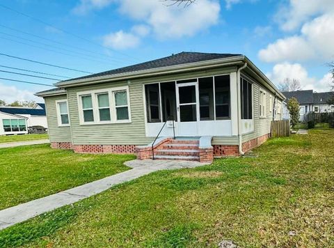 Homes For Sale - 7705 Park Ave<br/> Houma, LA 70364