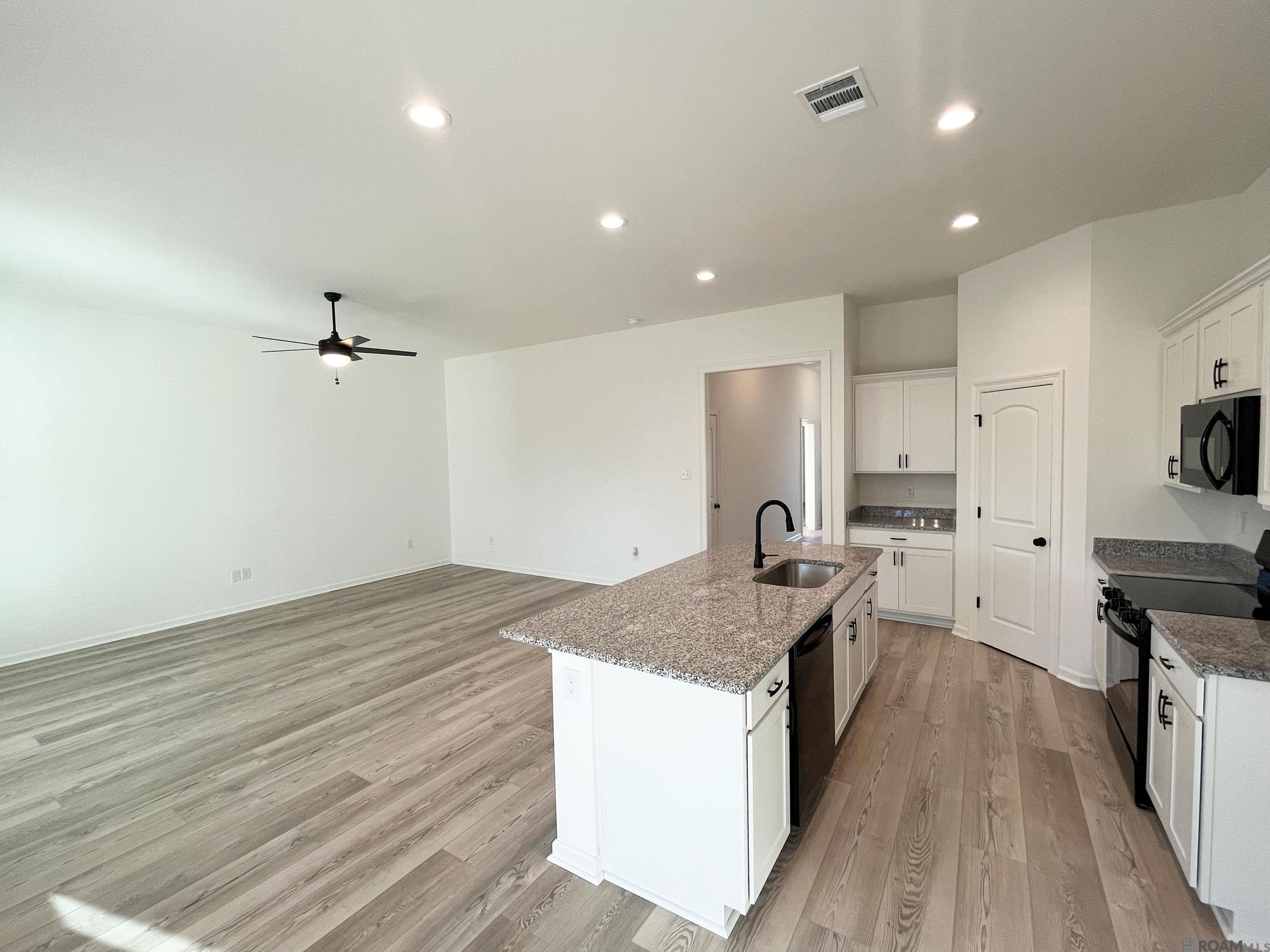 2127 Hayes Ave, Port Allen, Louisiana image 10