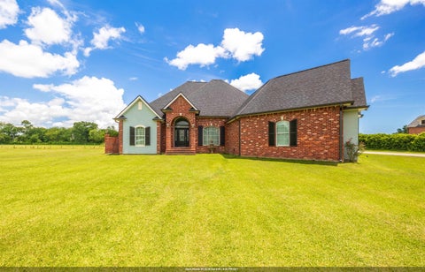 Homes For Sale - 319 Chateau Dr<br/> Lockport, LA 70374