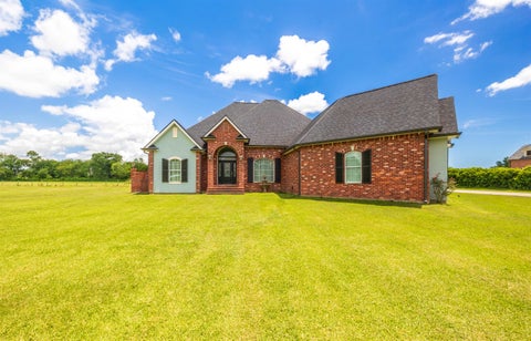 Homes For Sale - 319 Chateau Dr<br/> Lockport, LA 70374