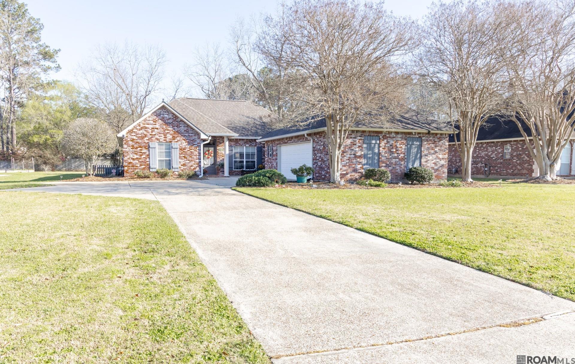 7455 Pecan Grove Dr, Denham Springs, Louisiana image 2