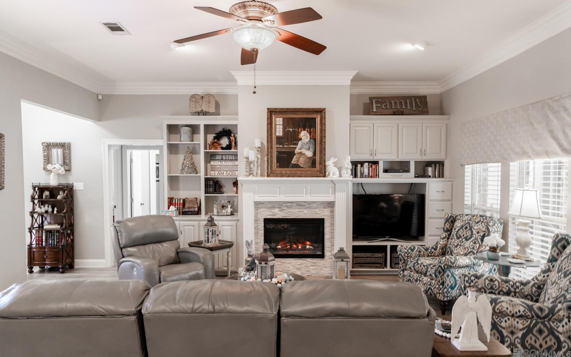 7455 Pecan Grove Dr, Denham Springs, Louisiana image 3