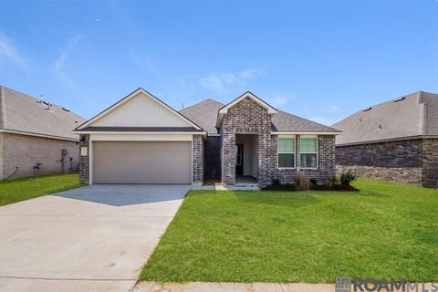 Homes For Rent - 106 Royal Oak Street<br/> Youngsville, LA 70518