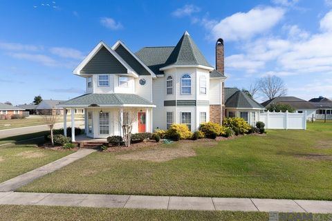 Homes For Sale - 1800 Bay Tree St<br/> Lutcher, LA 70071