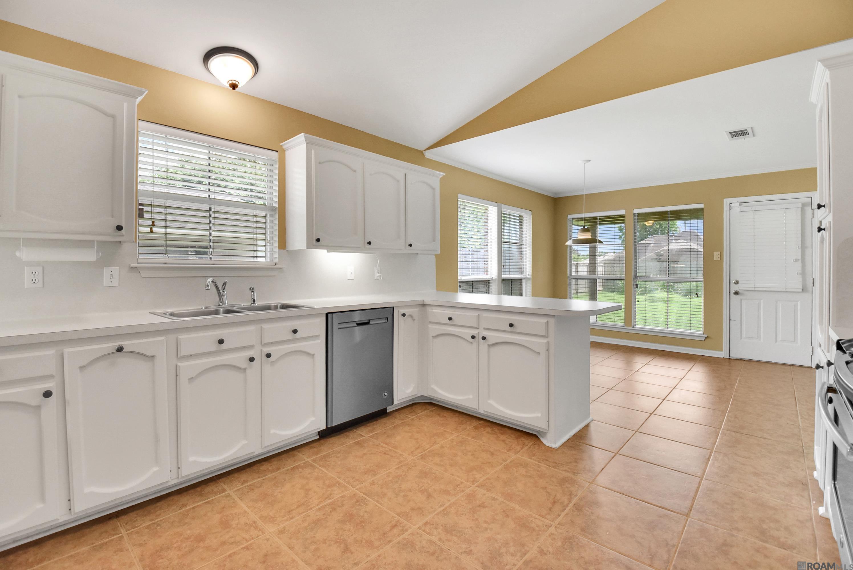 38405 Oakleigh Ln, Prairieville, Louisiana image 6