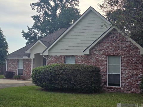 Homes For Sale - 17343 Les Chenier St<br/> Prairieville, LA 70769