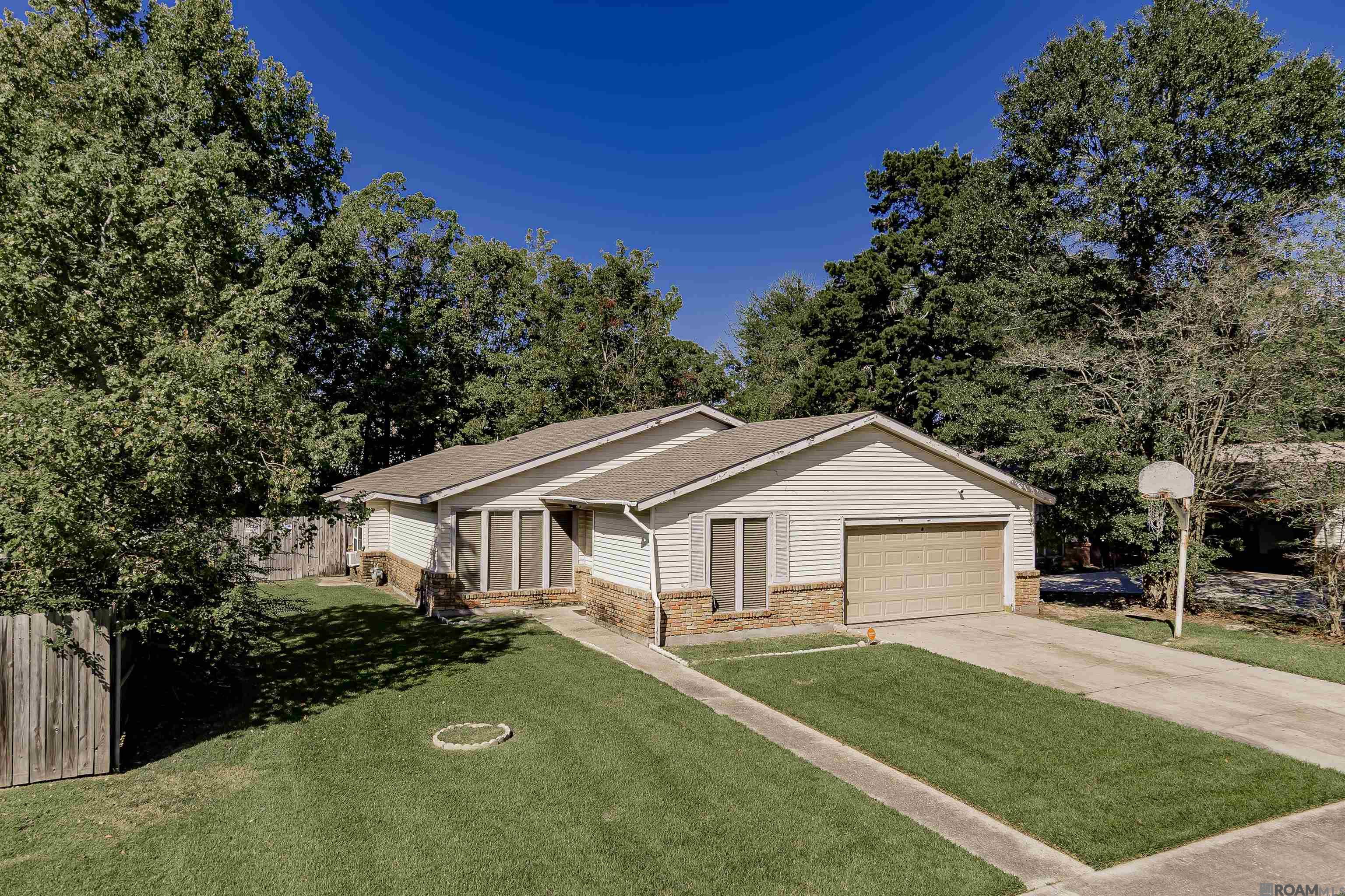 2121 Oak Knoll Dr