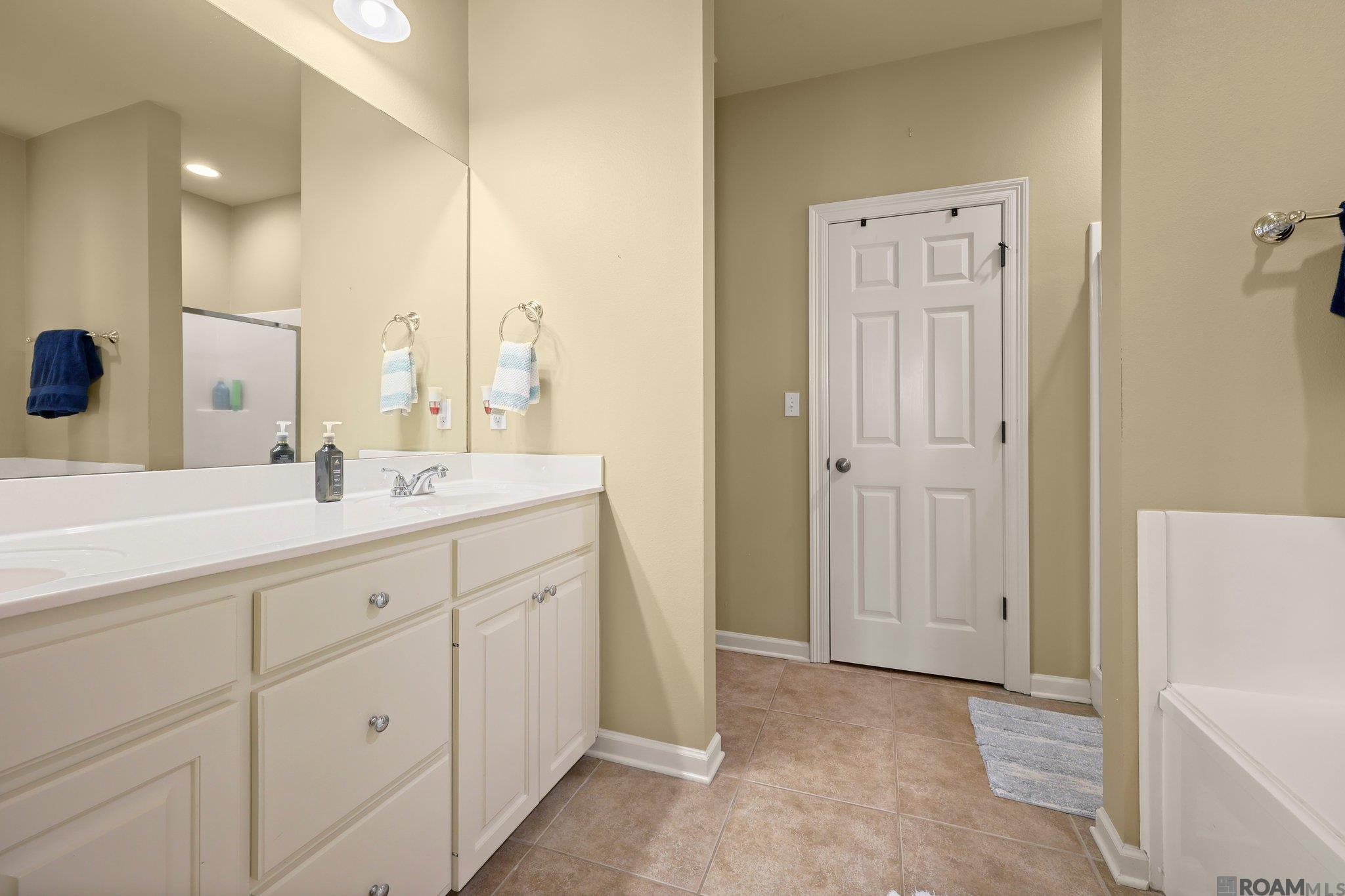 8927 Lake Mist Ave, Baton Rouge, Louisiana image 11