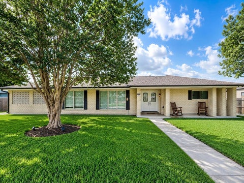 Homes For Sale - 102 Highland Dr<br/> Houma, LA 70360