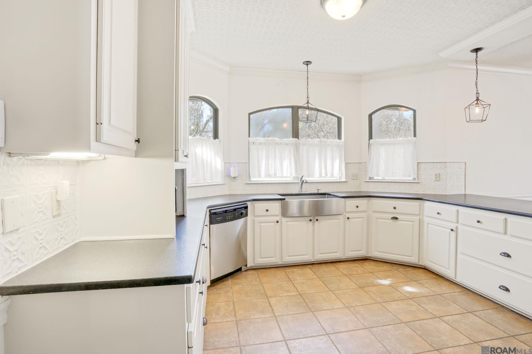10202 Magnolia Blossom Ave, Greenwell Springs, Louisiana image 2