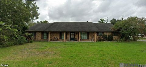 Homes For Sale - 1212 Grand Point Ave<br/> Saint Martin County, Breaux Bridge, LA 70517