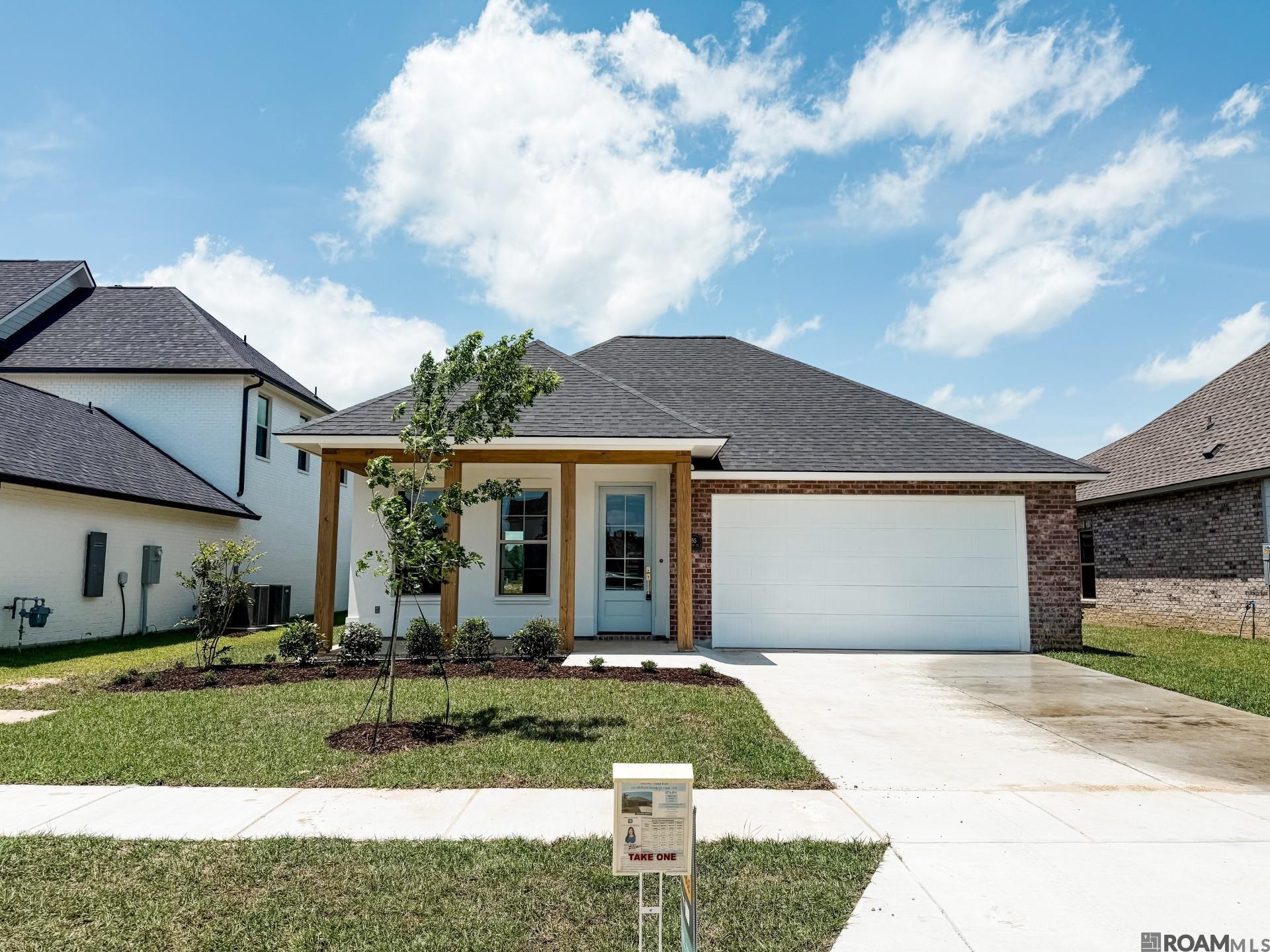15195 Hazelwood Ct, Prairieville, Louisiana image 1
