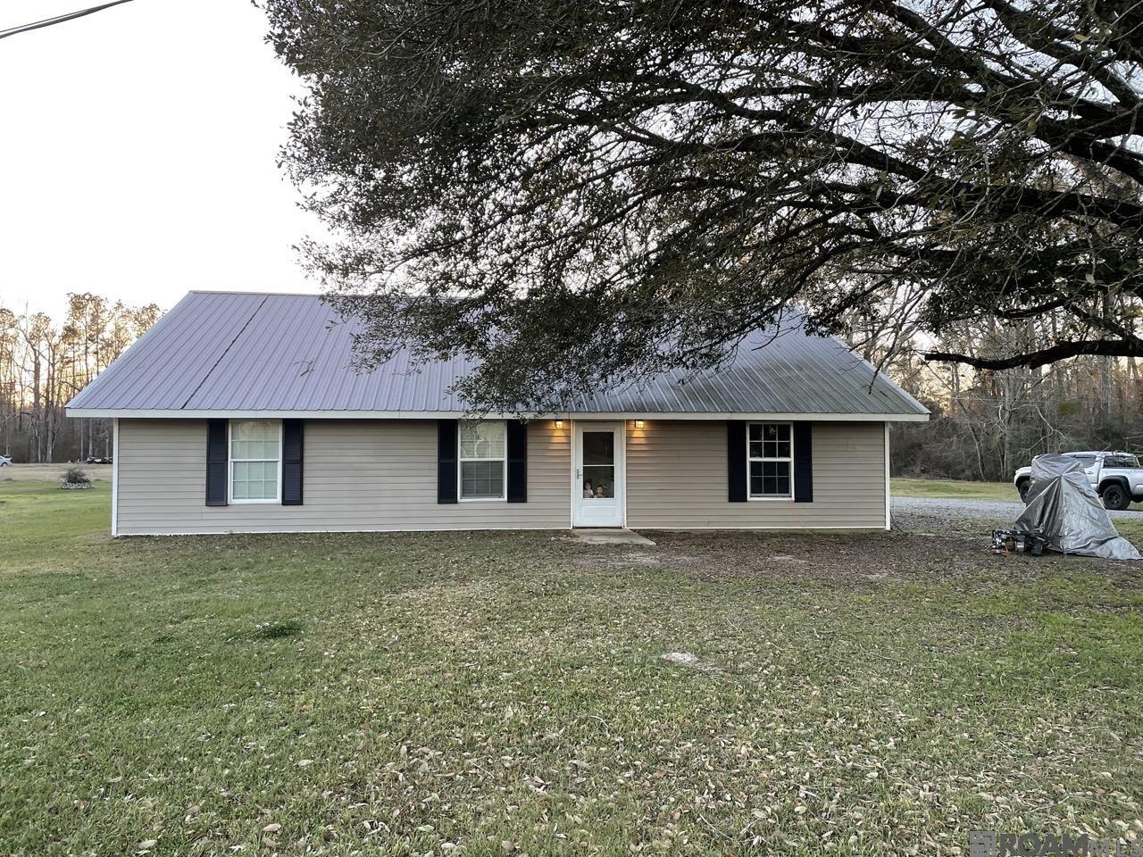 19077 Willie Ln, Livingston, Louisiana image 1